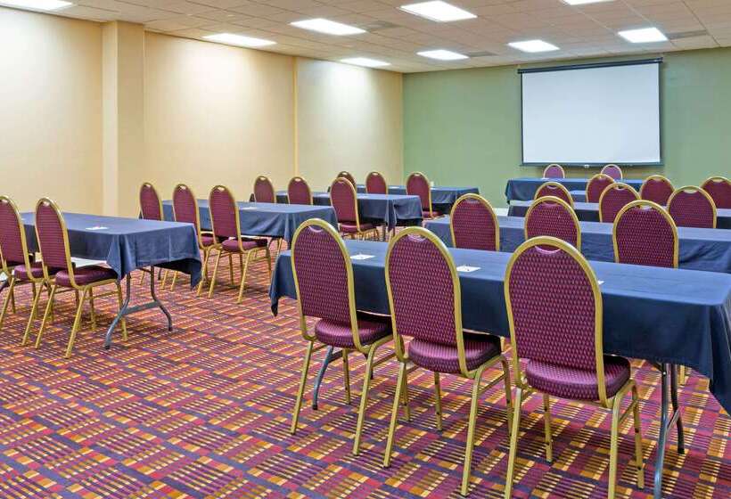 فندق Ramada By Wyndham Lake Placid