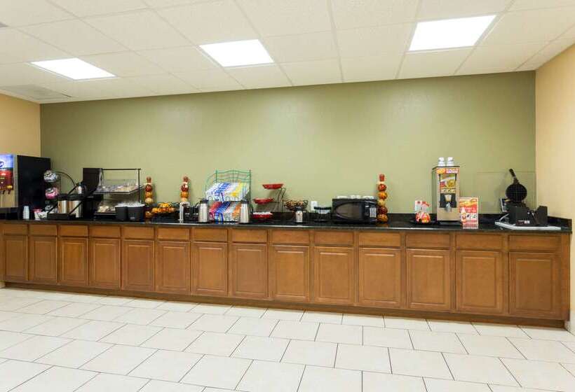 فندق Ramada By Wyndham Lake Placid