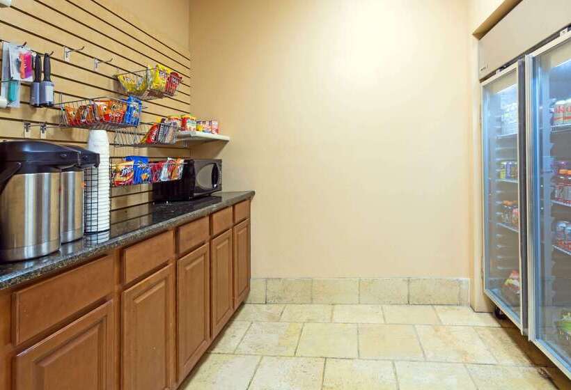 فندق Ramada By Wyndham Lake Placid