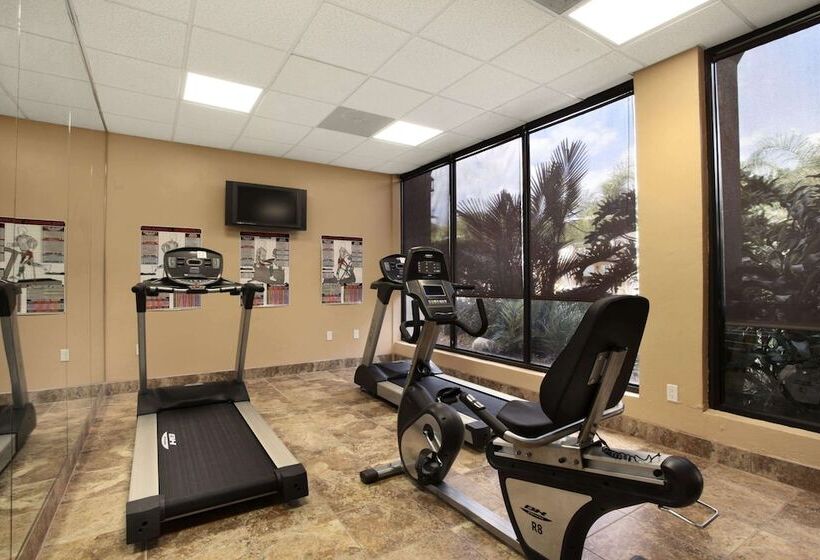 فندق Ramada By Wyndham Lake Placid