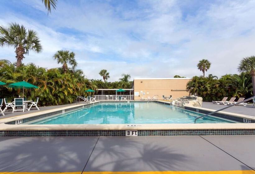 فندق Ramada By Wyndham Lake Placid