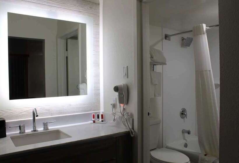 호텔 Ramada By Wyndham North Platte