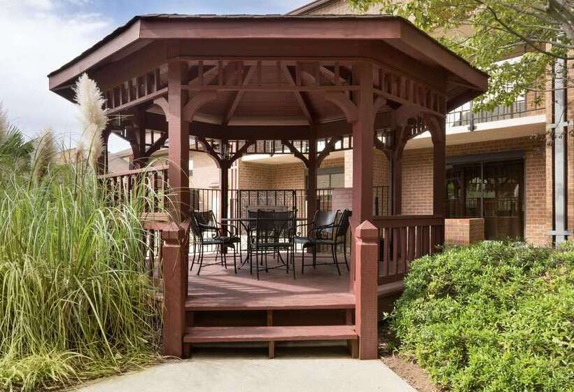 هتل Ramada By Wyndham Raleigh