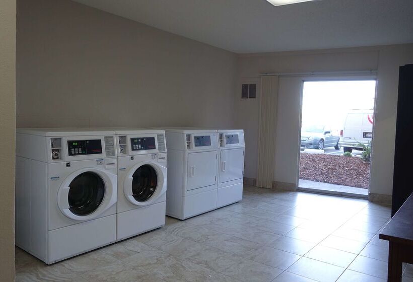 Hotel Ramada By Wyndham Sacramento