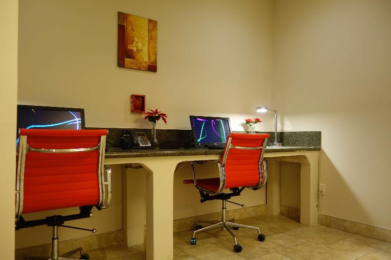 Hotel Ramada By Wyndham Sacramento