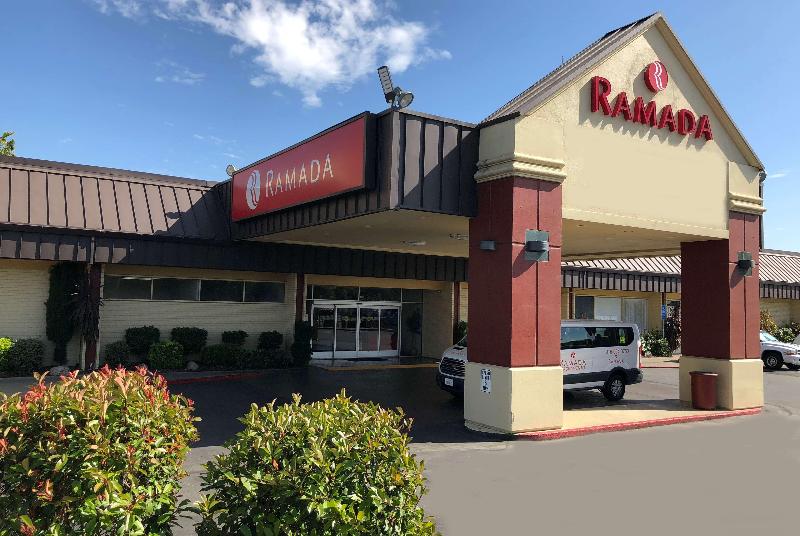 Hotel Ramada By Wyndham Sacramento