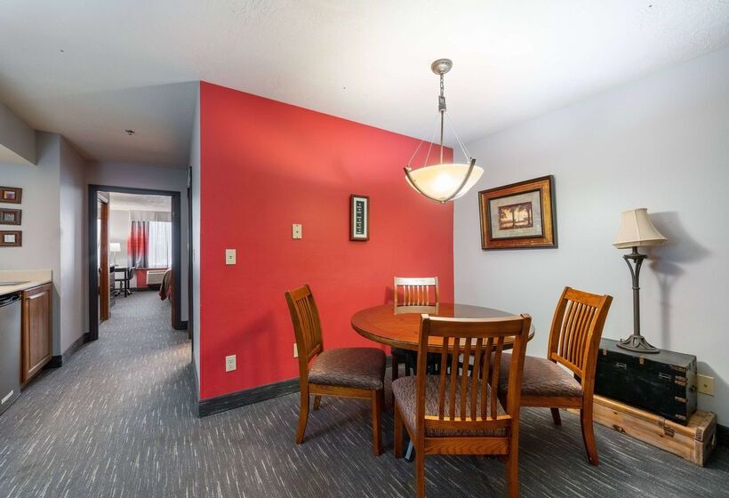 호텔 Ramada By Wyndham Sioux Falls Airport   Waterpark Resort & Event Center