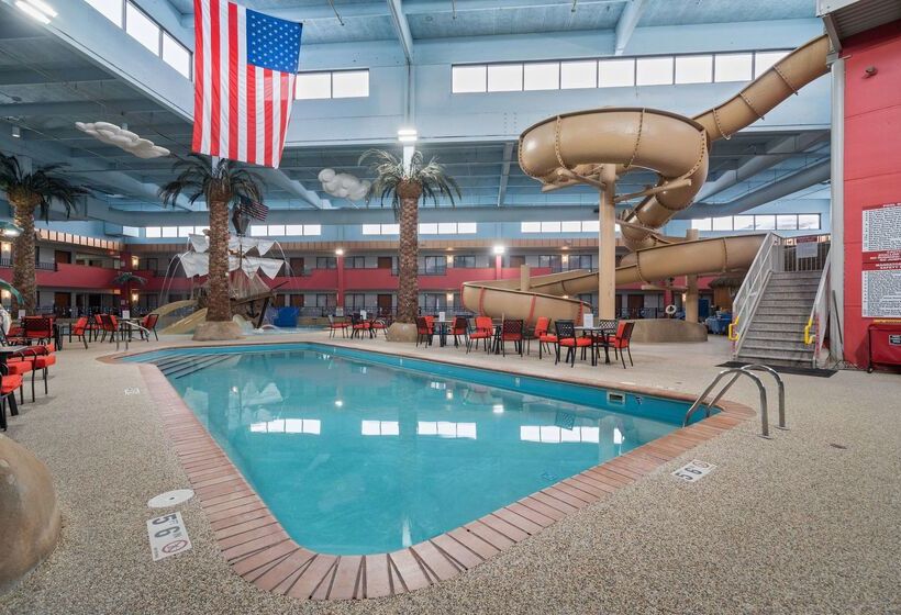 호텔 Ramada By Wyndham Sioux Falls Airport   Waterpark Resort & Event Center