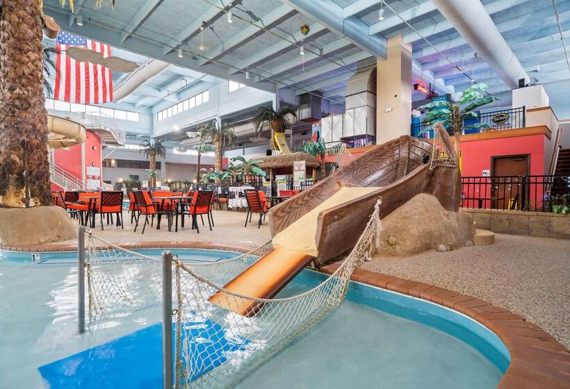 호텔 Ramada By Wyndham Sioux Falls Airport   Waterpark Resort & Event Center