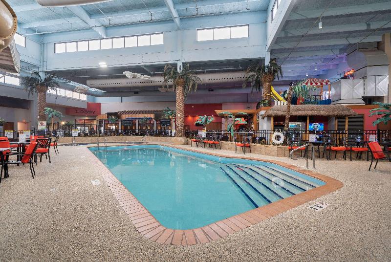 호텔 Ramada By Wyndham Sioux Falls Airport   Waterpark Resort & Event Center