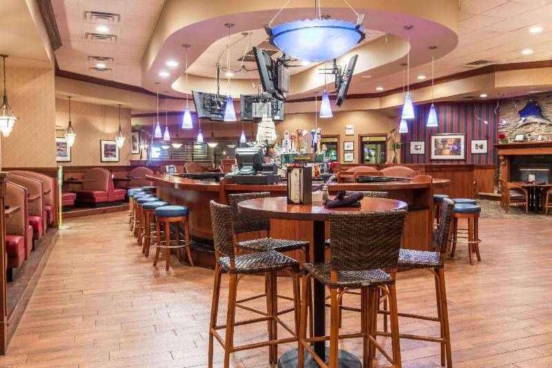 호텔 Ramada By Wyndham Sioux Falls Airport   Waterpark Resort & Event Center