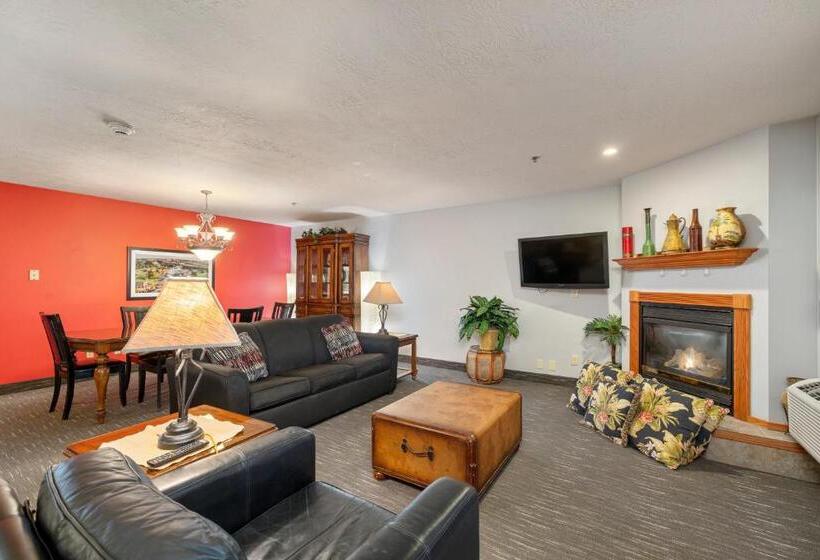 호텔 Ramada By Wyndham Sioux Falls Airport   Waterpark Resort & Event Center