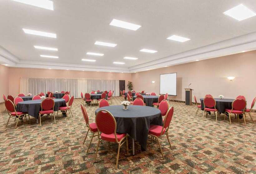 Hotel Ramada By Wyndham St George