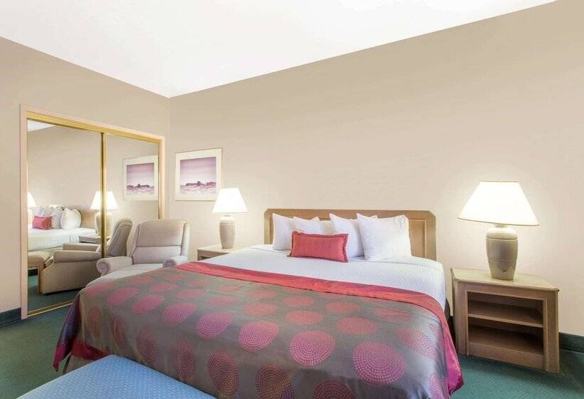 Hotel Ramada By Wyndham St George