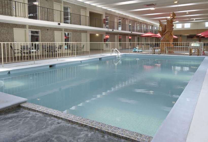 فندق Greenwood Inn Sterling