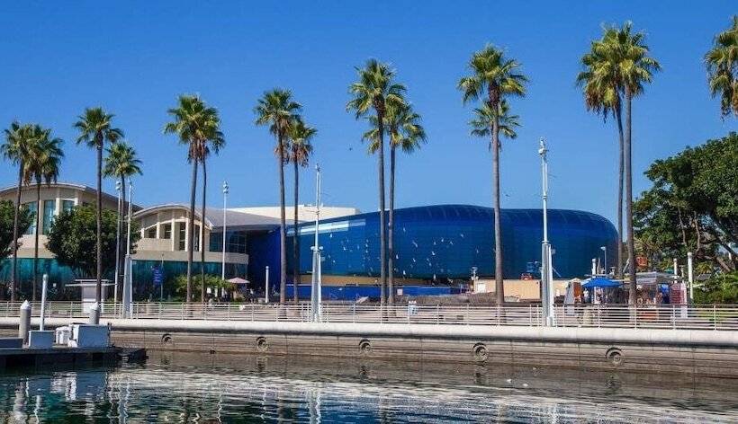 فندق Ramada By Wyndham Torrance