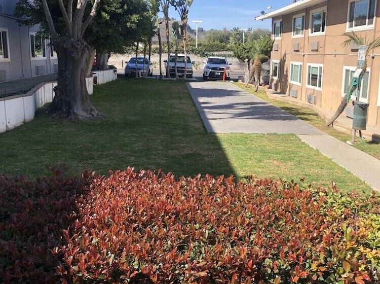 فندق Ramada By Wyndham Torrance