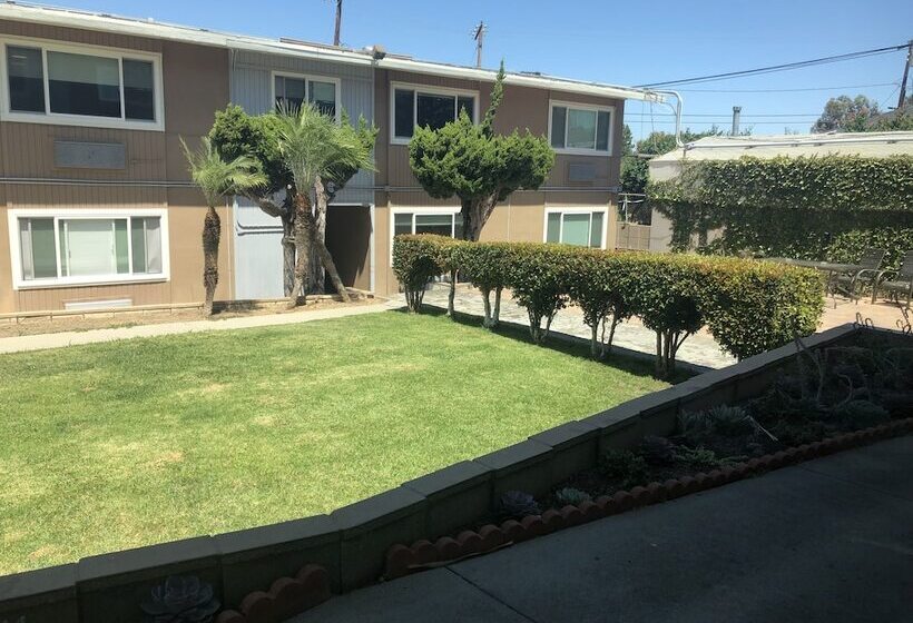 فندق Ramada By Wyndham Torrance