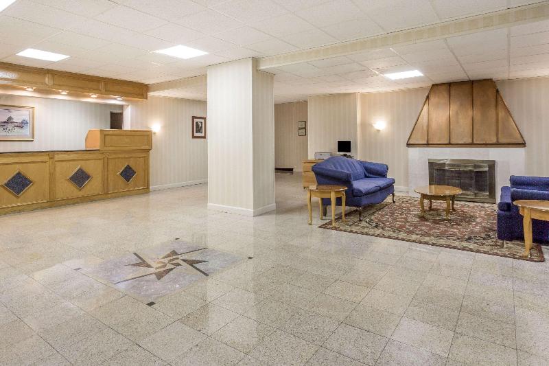 فندق Ramada By Wyndham Triangle/quantico