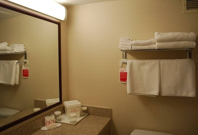 فندق Ramada By Wyndham Triangle/quantico