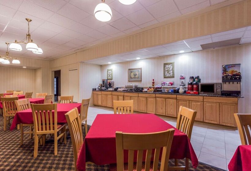 Hotel Ramada By Wyndham Triangle/quantico