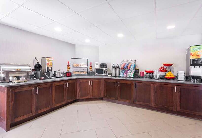 酒店 Ramada By Wyndham Tuscaloosa