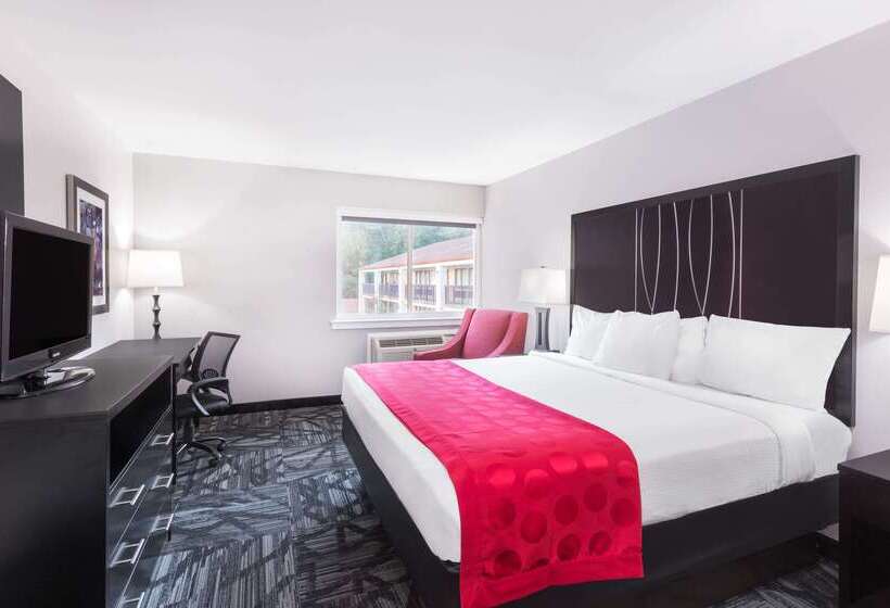 هتل Ramada By Wyndham Tuscaloosa