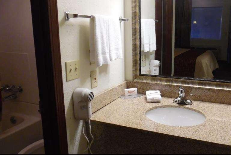 ホテル Red Roof Inn & Suites Oklahoma City Southwest