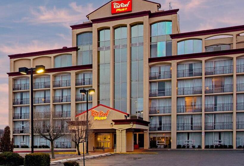 Отель Red Roof Inn Plus+ Wichita East