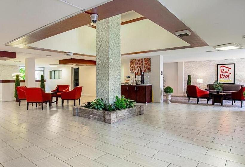 Отель Red Roof Inn Plus+ Wichita East