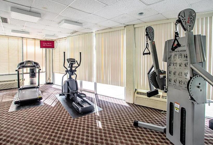 Отель Red Roof Inn Plus+ Wichita East