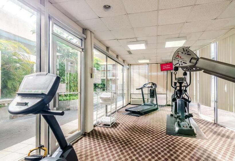 Отель Red Roof Inn Plus+ Wichita East