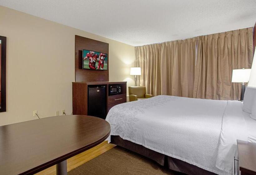 Отель Red Roof Inn Plus+ Wichita East