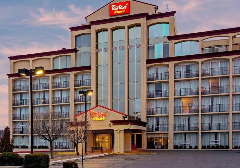 Отель Red Roof Inn Plus+ Wichita East