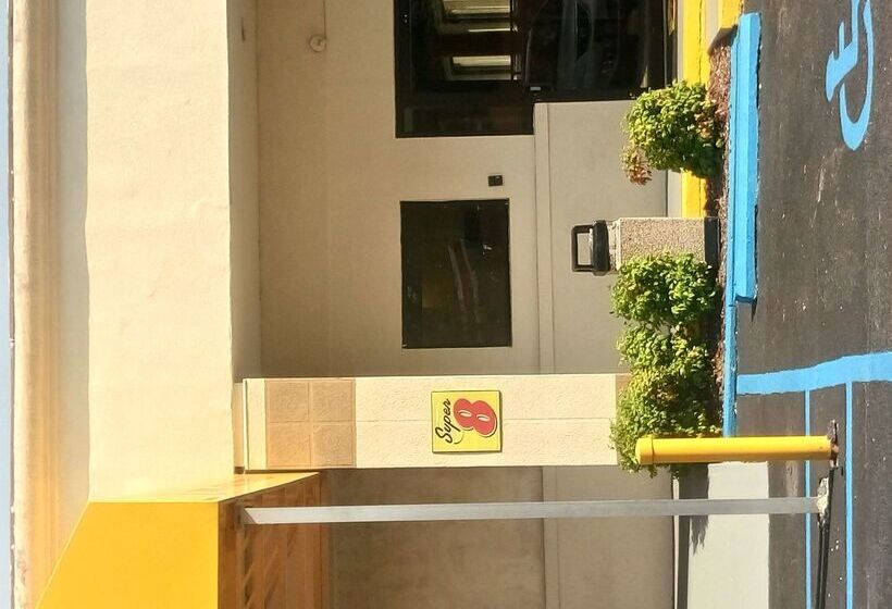 هتل Super 8 By Wyndham Dover