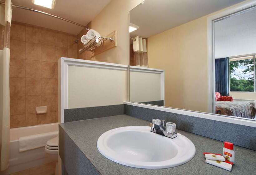 فندق Super 8 By Wyndham Dover