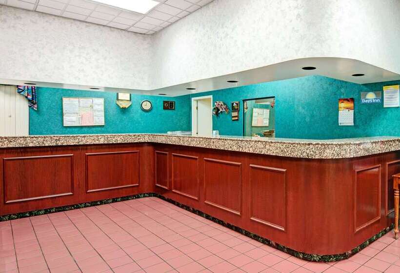 هتل Super 8 By Wyndham Nashville Near Downtown / I40