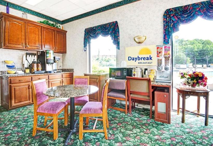 هتل Super 8 By Wyndham Nashville Near Downtown / I40