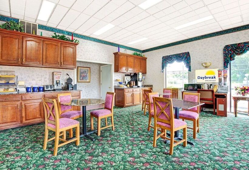 هتل Super 8 By Wyndham Nashville Near Downtown / I40