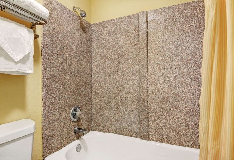 هتل Super 8 By Wyndham Nashville Near Downtown / I40