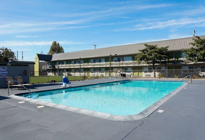 Surestay Plus Hotel By Best Western Point Richmond