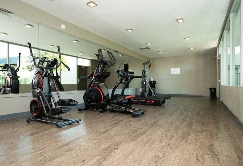 Surestay Plus Hotel By Best Western Point Richmond