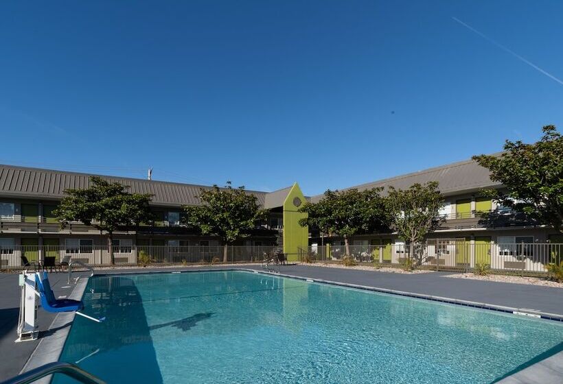 Surestay Plus Hotel By Best Western Point Richmond