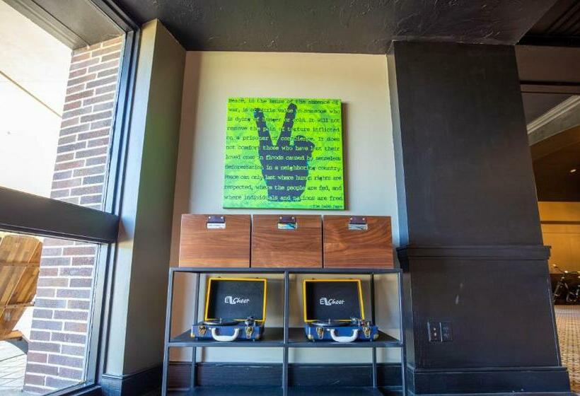 호텔 The Highlander