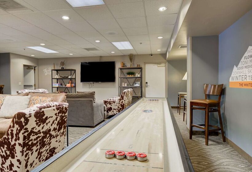 فندق The Pine Lodge On Whitefish River