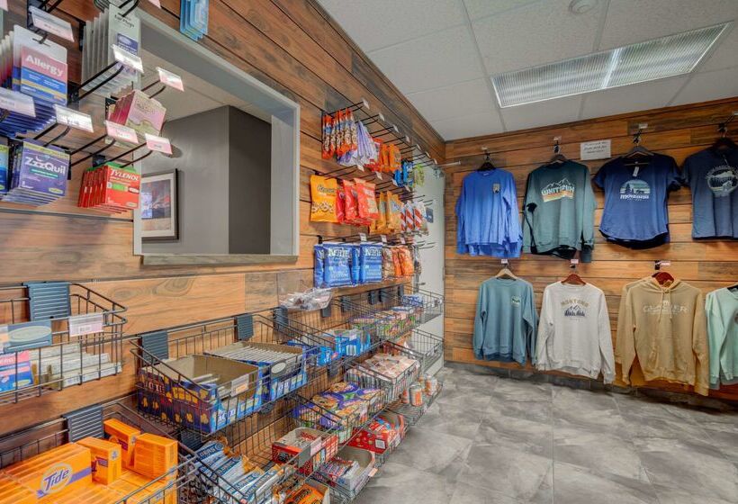 فندق The Pine Lodge On Whitefish River