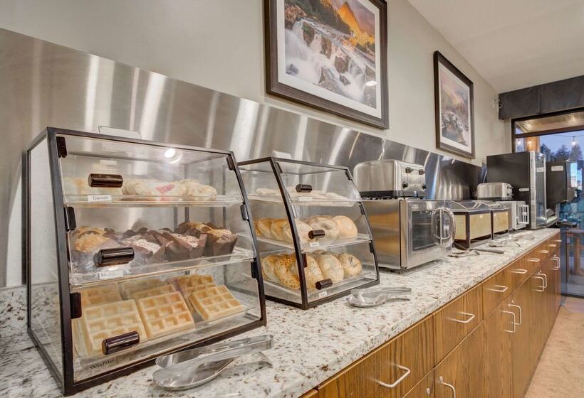 فندق The Pine Lodge On Whitefish River