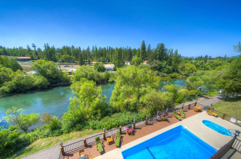 فندق The Pine Lodge On Whitefish River