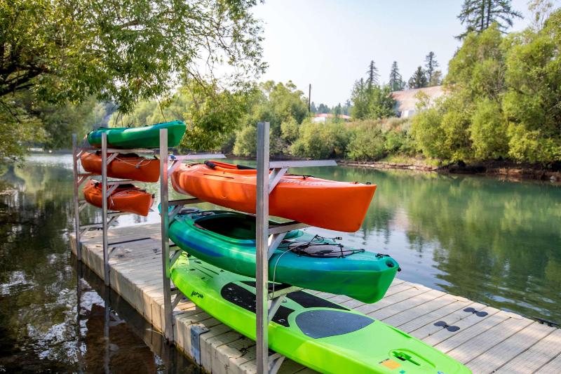 فندق The Pine Lodge On Whitefish River