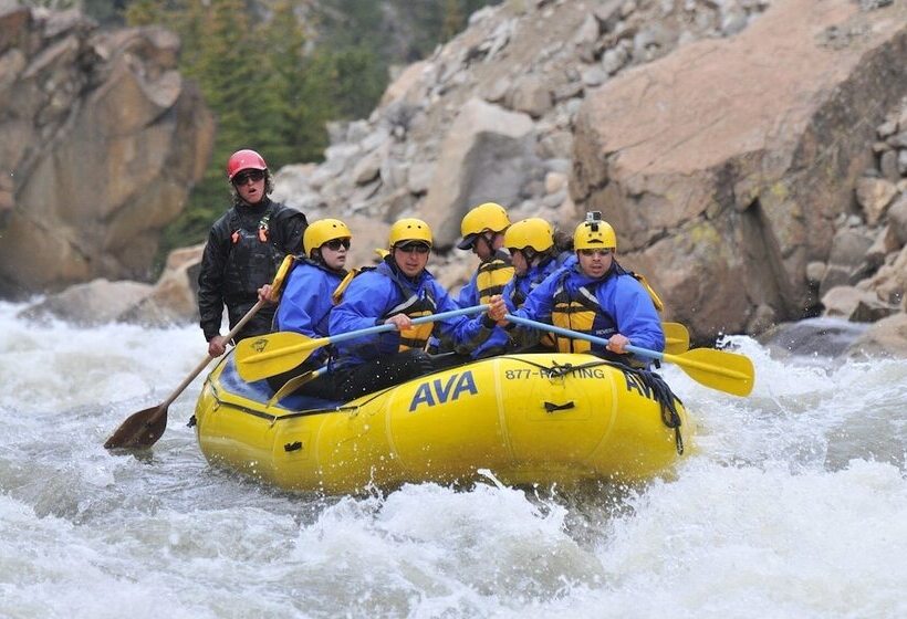 Отель Winter Park Mountain Lodge